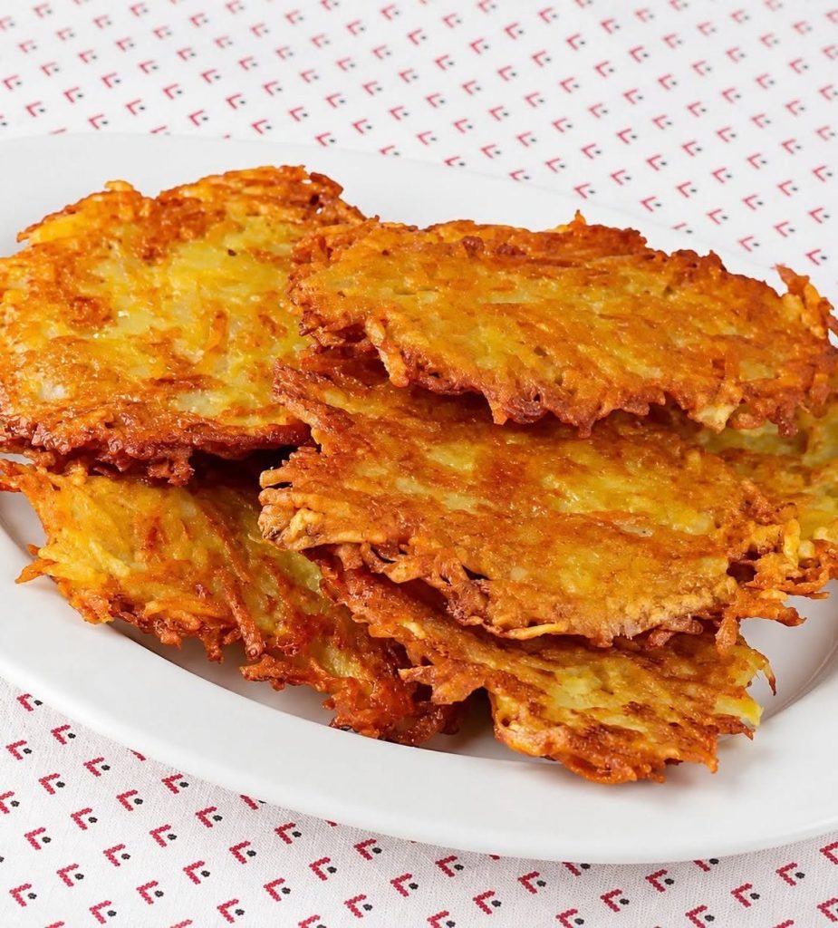 Do bramborových placek NEDÁVEJTE mouku ani vejce: Za FANTASTICKOU chuť může zcela jiná přísada!